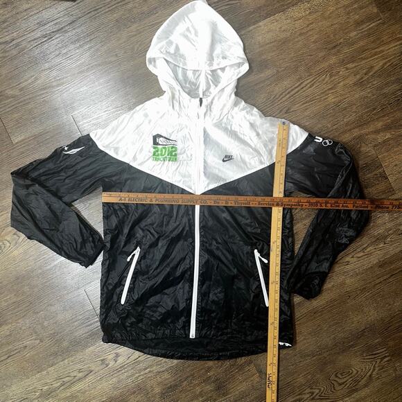 Nike USA Track & Field Jacket Mens Medium 2012 Olympic Tracktown windrunner lite - Picture 2 of 16